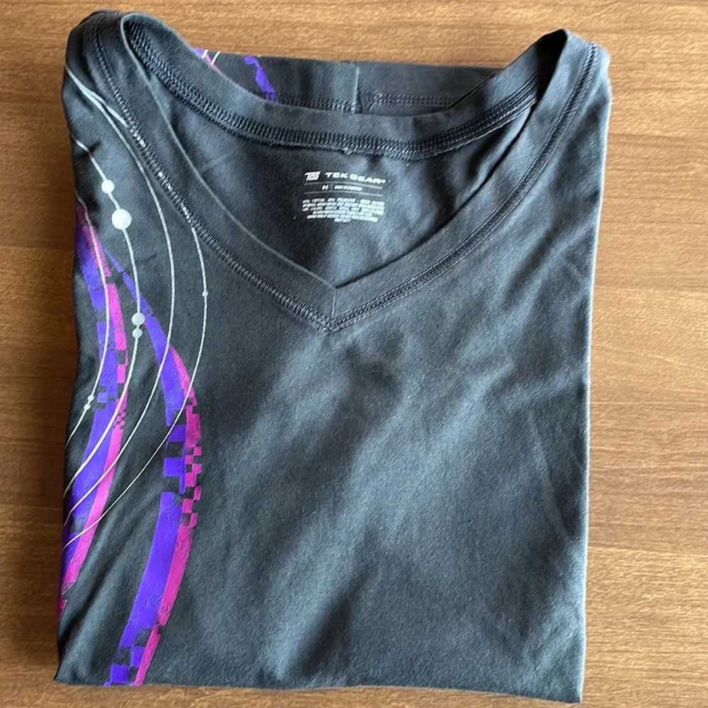 Women’s Tek Gear Workout Tees (4). - Picture 7 of 16